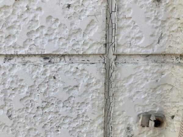 コーキングの剥がれ